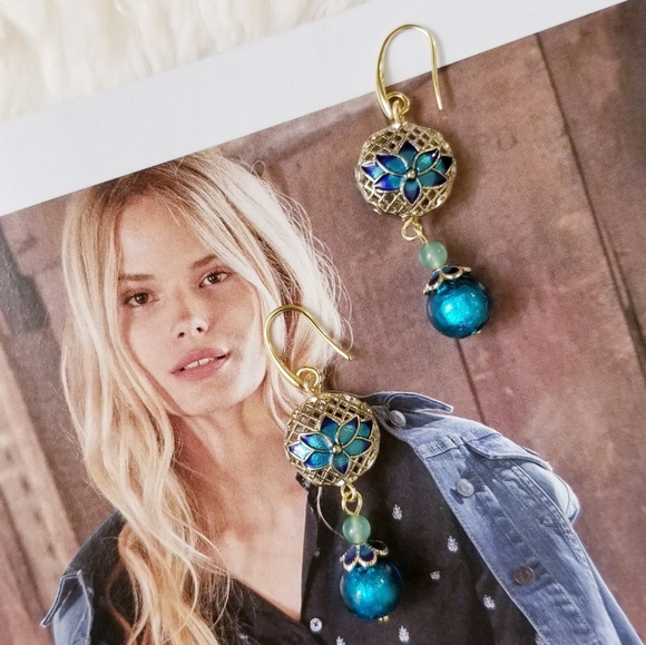 NEW 14K Gold Lotus Flower Earrings - Picture 10 of 16